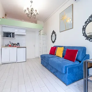 Little Boudoir Of Champs-elysées , Parigi Francia